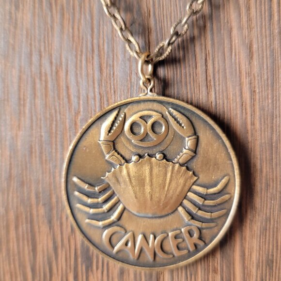 Vintage Lorac Zodiac Cancer Crab Gold-tone Pendent W/ Chain 1970s - Picture 2 of 4